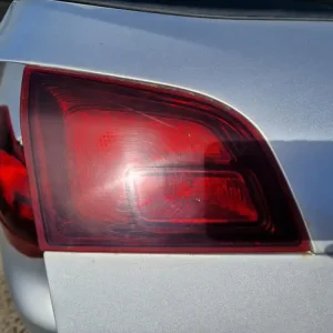 Ušetřete nyní | LEVÉ ZADNÍ SVĚTLO OPEL ASTRA J, KOMBI, VNITŘNÍ - 22851