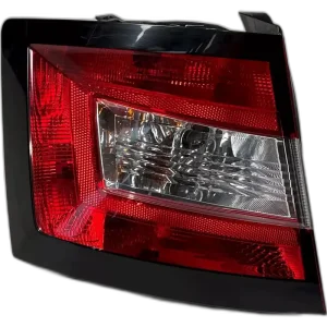 Nízká cena | Zadní světlomet levý, Škoda Fabia III hatchback, 6V6 945 095, poškozený