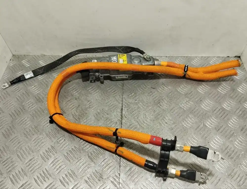 Sleva navíc | Tesla Model-S Ostatní elektroinstalace lom 105184300A, 105080510C
