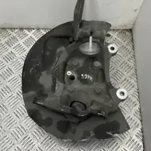 Ušetřete více - BMW 5 Series Pravé přední kolo vřeteno 6760954